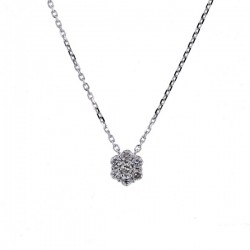 Multi-stone cluster diamond pendant on chain in 18 K gold