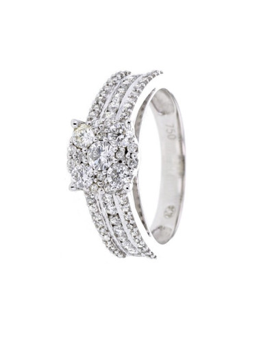 Multi-stone solitaire ring sided with diamonds in 18 K gold