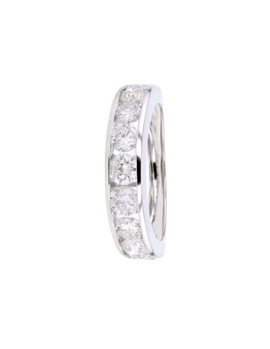 Channel set diamond wedding ring in 18 K gold