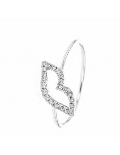 Smart kiss ring pave set in 18 K gold