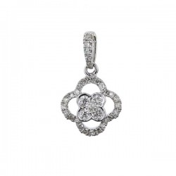 Vintage style clover shape diamond cluster pendant in 18 K gold