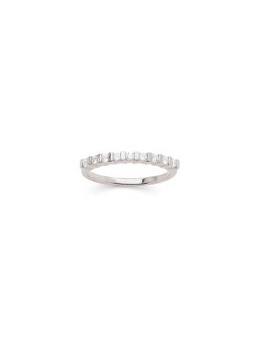 Demi-alliance diamants sertis entre barrettes  en or blanc