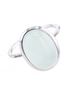 Diamond sided chalcedony ring in 9 K gold
