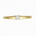 Diamond solitaire ring in 9 K gold